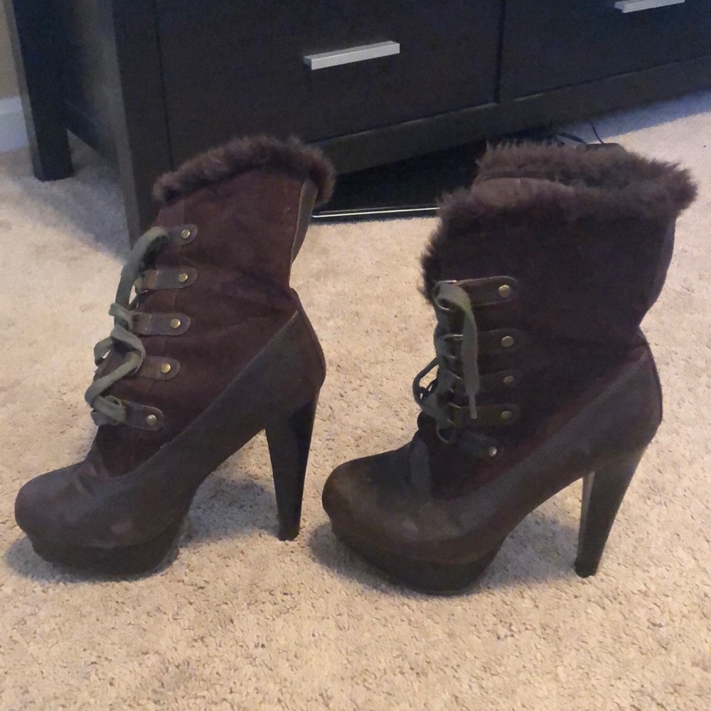 Boots - Picture 2 of 3